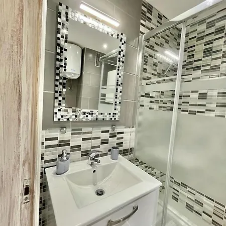 Casa Relu - Urbanizacion Torres Del Castillo *