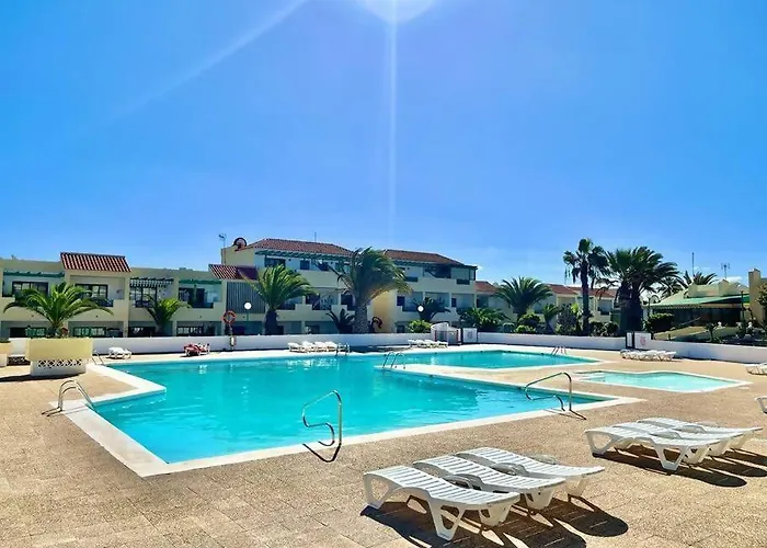 Casa Relu - Urbanizacion Torres Del Castillo *