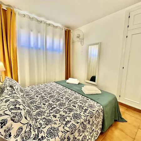 Casa Relu Urbanizacion Torres Del Castillo Apartmán *